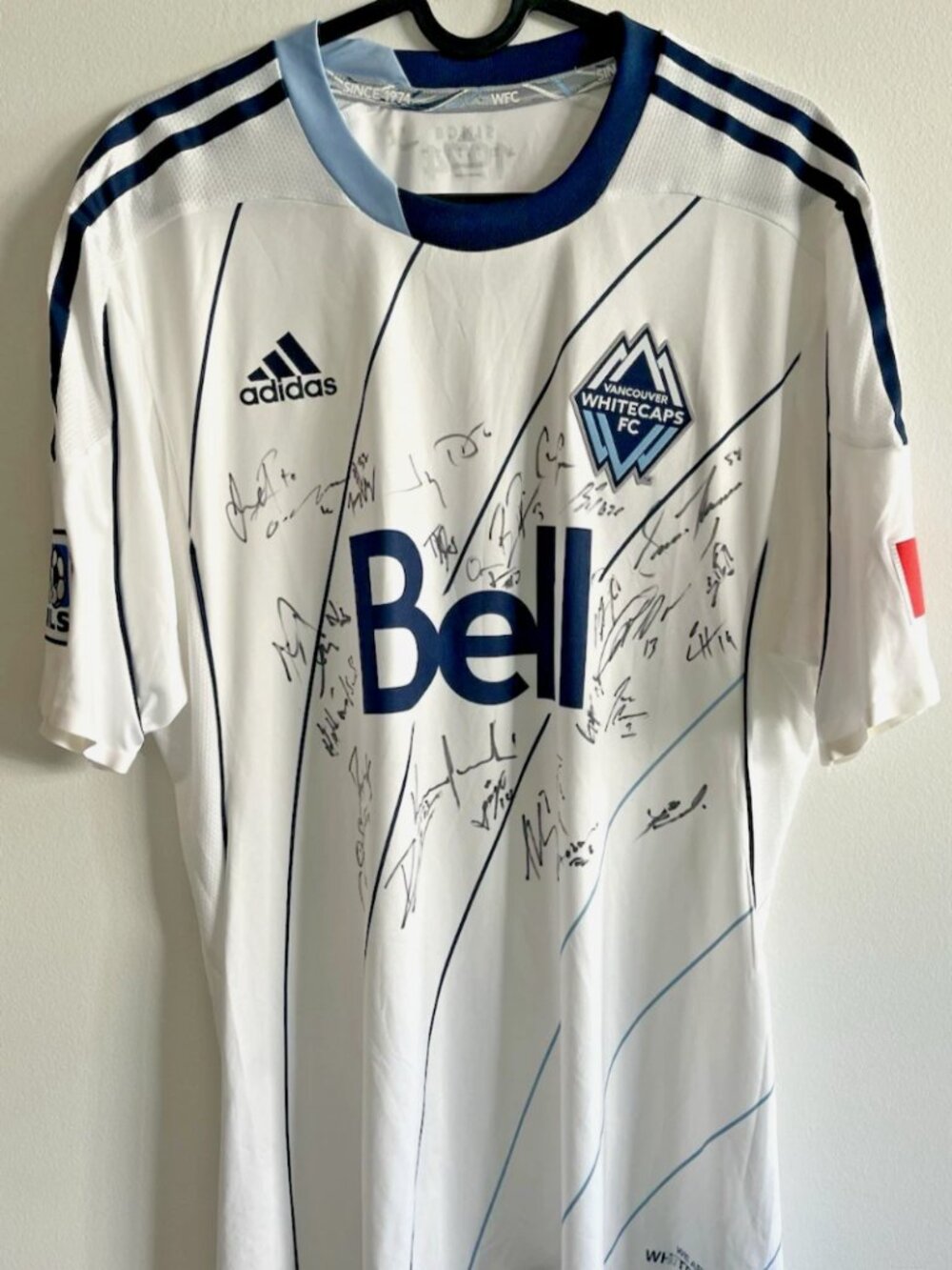 Vancouver Whitecaps 2013-14 Signed Jersey L Adidas MLS Jay DeMerit + Team